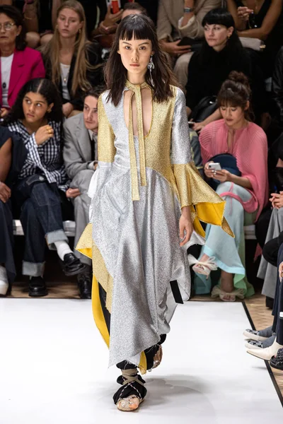 Look 27